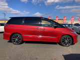 外部査定機関にて車両の鑑定を行っております。外部の第三者機関AISによる厳しい検査で車両を細かくチェックしております。安心して当店の車両をお選び下さい。「Re:HYBRID」は鑑定書の発行をしております。