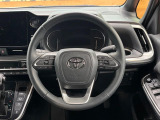 【純正革巻きステアリング】上質な革を使用することで、手にしっかり馴染みとても運転しやすいハンドルです♪