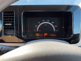 視認性の高いメーターで運転情報を的確に把握できます!