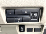 【パワースライドドア】スマートキーや運転席のスイッチでスライドドアの開閉が可能♪電動だから力を入れてドアを開ける必要が無く、小さいお子様でも、重い荷物を持っている時もラクに開け閉めできます♪