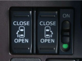 両側パワースライドドア付きだから、狭い駐車スペース等での乗り降り楽々!小さなお子様のいるご家庭には嬉しい装備。