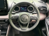 インテリアに合わせたデザインのステアリングは、運転される方のことも考え、運転しやすい形状、大きさです。是非一度、実際に触ってお確かめください。