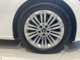 車両は屋内展示しておりますので天候に関係なくごゆっくりコンディションご確認頂けます。車両を倉庫へ保管している場合が御座いますのでご来店前に在庫確認頂けると幸いです。TEL072-784-8800