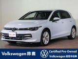 Volkswagenを知り尽くしたスペシャリストが隅々まで整備●各モデルの情報がインプットされた専用テスターで過去の細かな不具合を確認。モデルごとや部位ごとに専用スペシャルツールを用いて整備します。