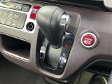 【シフトレバー】シフトの操作がしやすく快適なドライブを楽しんでいただけます!