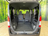 普段のお買い物や通勤、送迎等に十分な荷室スペースを確保しております。セカンドシートを倒すと、大きな荷物の積載も可能です♪