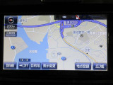 純正ナビで、慣れない道も旅先も安心。