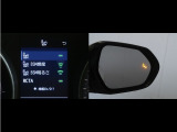 隣車線を走る車両をレーダーで検知し、ドアミラーでは確認しにくい後側方エリアに存在する車両に加え、急接近してくる車両も検知します。車両を検知するとドアミラーに搭載されたLEDインジケーターが点灯します。