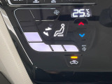 【オートエアコン】一度お好みの温度に設定すれば、車内の温度を検知し風量や温度を自動で調整。暑い…寒い…と何度もスイッチ操作をする必要はありません。快適な車内空間には必須の機能ですね♪
