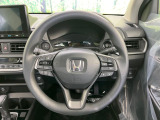 インテリアに合わせたデザインのステアリングは、運転される方のことも考え、運転しやすい形状、大きさです。是非一度、実際に触ってお確かめください。