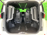 【パワーバックドア】スマートキーや運転席のボタンを押すだけでリアゲートが自動で開閉します!荷物を持っている時や、高い位置にあるバックドアを閉める際に便利な機能です♪