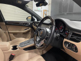 マカン  GTS 4WD 本革シート