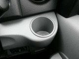 運転席側にもドリンクホルダーが備わっています。