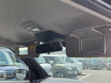 運転席と助手席にはミラー付きサンバイザーを装備☆
