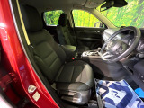 運転席シート廻りは使用感も少なく、良好な状態となっています。丁寧に使われていたことがよくわかりますね。