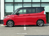 【左】当社基準による調査の結果、修復歴車と判断された車両は一部店舗を除き、販売を行なっておりません。万一、納車時に修復歴があった場合にはご契約の解除等に応じます。