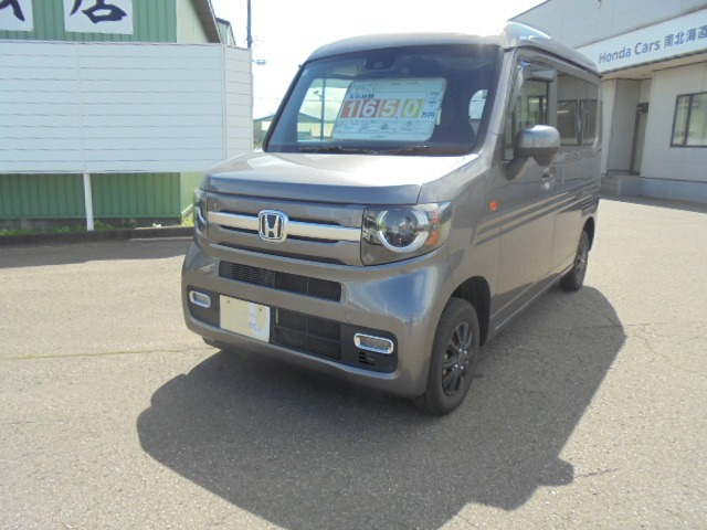 N-VAN +スタイル ファン 4WD 