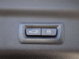 お車の車検や板金等も自社整備工場にて対応致しますので、ご安心下さい。お客様からのご来店、ご連絡をスタッフ一同心よりお待ちしております。