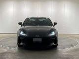 明るいLEDライトで、暗い夜道の運転も快適に。