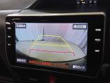 バックガイドモニターで、後方を確認しながら安心して駐車することができます。運転初心者も熟練者も必須の機能ですよ!