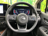 【純正革巻きステアリング】上質な革を使用することで、手にしっかり馴染みとても運転しやすいハンドルです♪