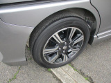 15インチ純正スチールホイール装着車