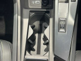 お飲み物の2人分置くことが出来ます。