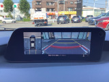 狭い場所での駐車やすれ違いなどでより的確な運転操作に役立つ360°ビューモニターが装備されています。