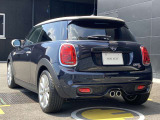長期にわたる保証を実現。2年間のMINI NEXT保証と延長保証(別途費用)を合わせて最大4年間の保証。万一の故障に長期に備えることができ、ご安心してお乗り頂けます。(NEXT1年は1年距離無制限)