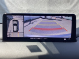 狭い場所での駐車やすれ違いなどでより的確な運転操作に役立つ360°ビューモニターが装備されています。