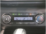 オートエアコンで快適な室内です。