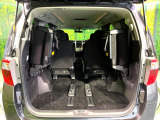 普段のお買い物や通勤、送迎等に十分な荷室スペースを確保しております。セカンドシートを倒すと、大きな荷物の積載も可能です♪