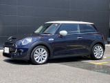 数あるMINI中古車より弊社のお車をご覧頂き、ありがとうございます!弊社はMINI正規販売店であり、整備を整えてからのご納車となりますので安心してお乗り頂けます。もちろん全国にご納車も可能です!
