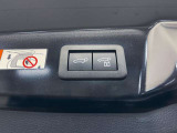 パワーバックドアです。荷物を持っていても、ボタンを押すだけで簡単に開閉ができます。