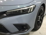 LEDヘッドライトは、点灯の瞬間から最大光量を発揮し、突然暗くなるトンネルなどでの安定感を高めます。