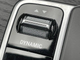 ●Dynamic selectスイッチ:、好みに応じてドライブモードを設定することができます。ドライブモードはメーター画面で確認できます