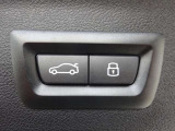 お車の車検や板金等も自社整備工場にて対応致しますので、ご安心下さい。お客様からのご来店、ご連絡をスタッフ一同心よりお待ちしております。
