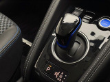 気になる車はすぐにお問い合わせください!画面右側の0066から始まる無料ダイヤルからお問い合わせ下さい!専門スタッフがお車のご質問にお答えいたします!