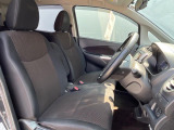 運転席シート廻りは使用感も少なく、良好な状態となっています。前オーナー様が丁寧に使っていたことがよくわかりますね。