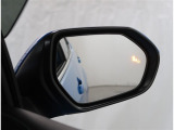 【機能】ブラインドスポットモニターが付いていますので後方から接近中の車両を知らせてくれます。