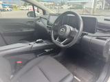 とっても広い運転席です。