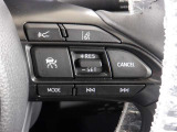レーダークルーズコントロール(全車速追従機能付)付きです。車速に応じて追従支援してくれるので、ロングドライブも快適です。詳細は販売店スタッフまでおたずねください。