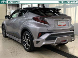 「中古車ハイブリッド保証」付き。ハイブリッド機構を無償で保証します。保証期間は、初度登録年月から10年目まで、またはロングラン保証が終わってから3年間。ただし累計走行距離が20万km以内です。