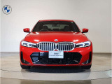 【キドニーグリル】BMWは約90年もの間、ほぼ全ての車両にひと目でBMWだと分かるこの特徴的なフロントグリルが備えられ、デザイン・アイコンとして親しまれてきました。