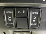 【両側パワースライドドア】スマートキーや運転席のスイッチで後席両側スライドドアの開閉が可能♪電動だから力を入れてドアを開ける必要が無く、小さなお子様でも簡単に開け閉めでき快適です♪