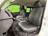 運転席シート廻りは使用感も少なく、良好な状態となっています。丁寧に使われていたことがよくわかりますね。