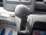 CVTインパネシフトで足元広々♪