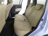 ゆとりある広々とした車内空間は、ドライブを始め買い物やレジャーなど、幅広く活躍します。一人でもみんなとでもお出かけを楽しみましょう!