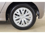 純正15インチスチールホイルでフルキャップです。タイヤサイズは185/60R15になります!