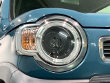 LEDヘッドライトは、点灯の瞬間から最大光量を発揮し、突然暗くなるトンネルなどでの安定感を高めます。